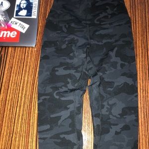 Lululemon 25” crop camp align pants (rare)